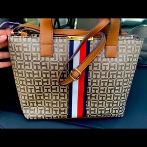 Tommy Hilfiger Tote